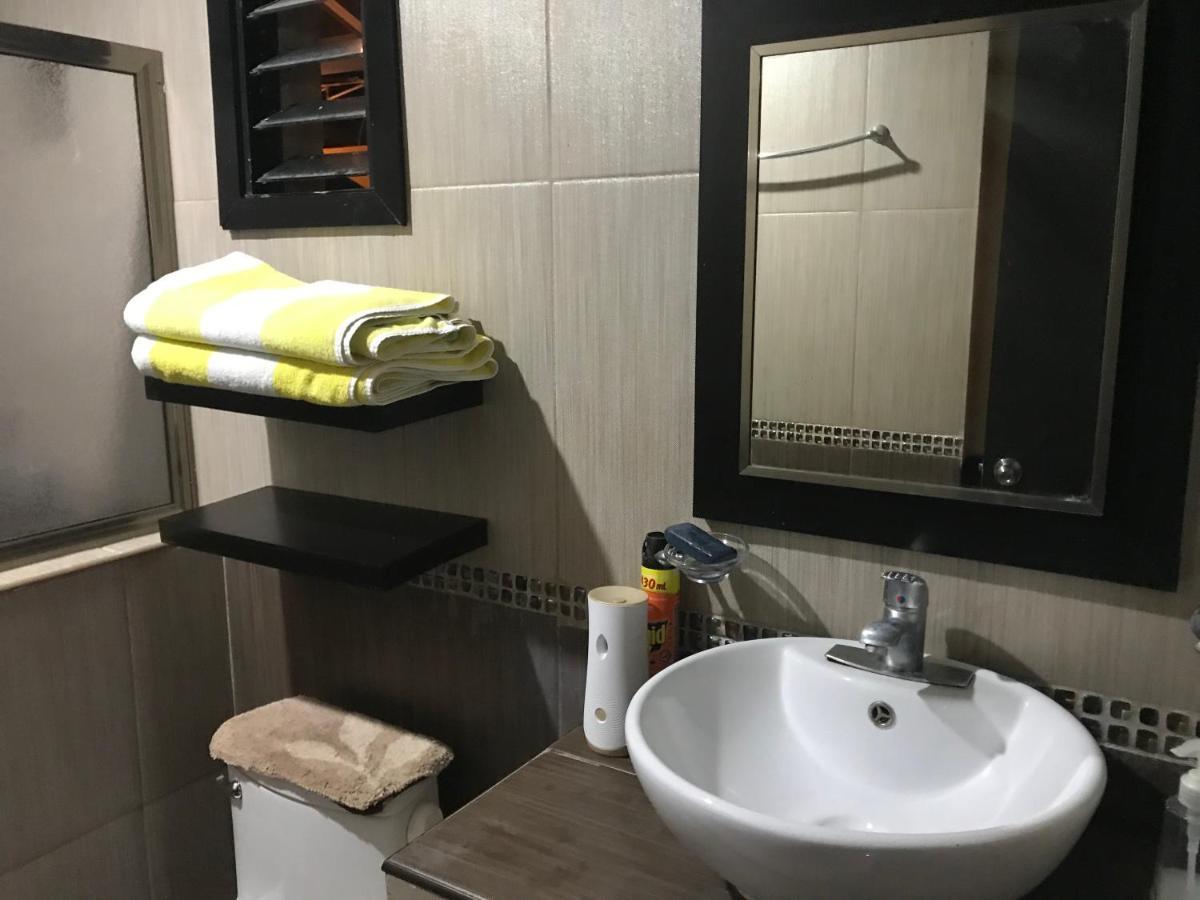 Casa Lili 2: Luxurious/Amplio/Hot Water/Economic/Wifi/Tv Apartment Valladolid  Exterior foto