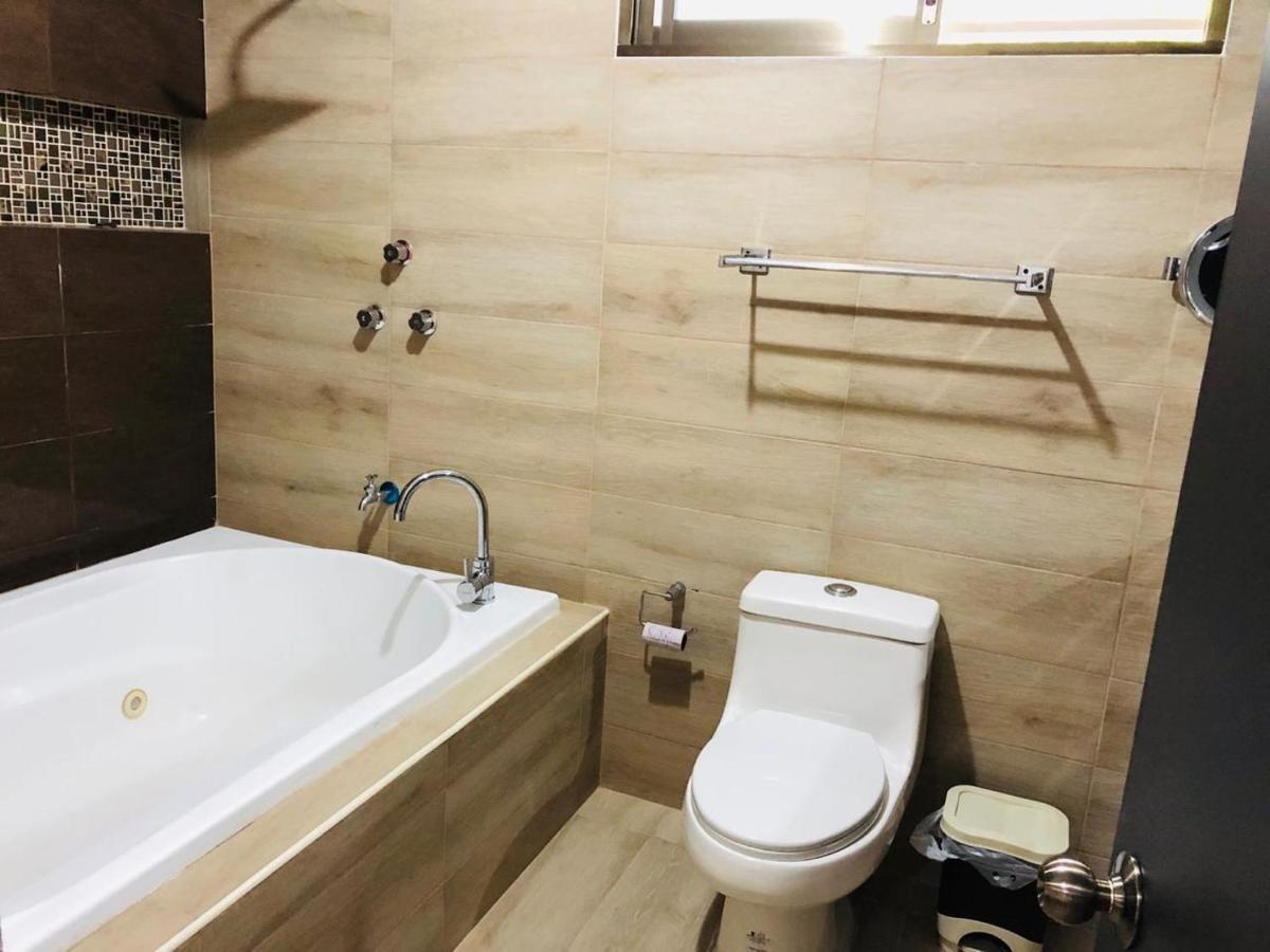 Casa Lili 2: Luxurious/Amplio/Hot Water/Economic/Wifi/Tv Apartment Valladolid  Exterior foto